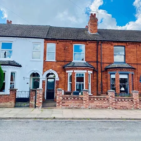 Spacious Victorian Townhouse With Cathedral Views Lincoln Exterior photo