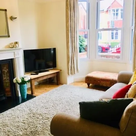 Spacious Victorian Townhouse With Cathedral Views Lincoln Exterior photo
