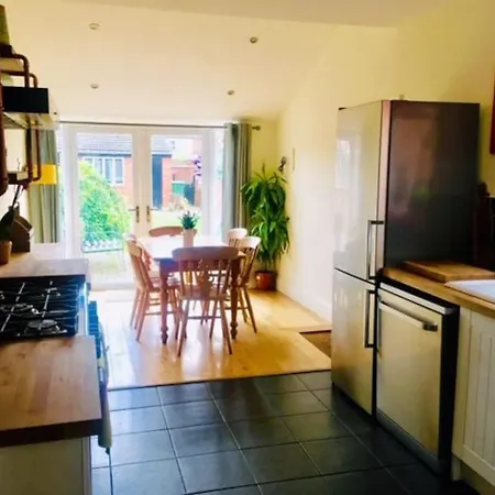Spacious Victorian Townhouse With Cathedral Views Lincoln Exterior photo